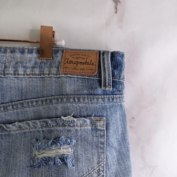 Aeropostale Shorts Womens 10 Boyfriend Distressed Light Acid Wash Cuffed Stretch - Picture 9 of 10